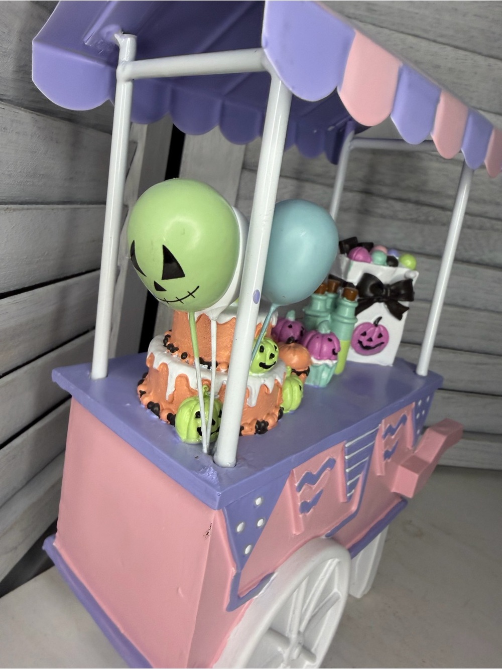 Goblin & Ghoul Halloween Sweet Treat Pumpkin Cake Halloween Decor Pink - Picture 4 of 9